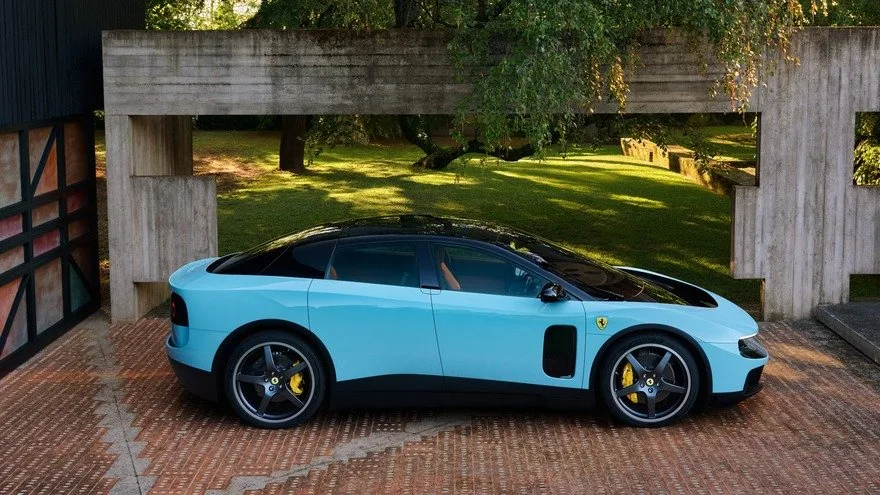 Jony Ive, Ferrari’nin İlk EV’sinin Muhteşem Arayüzünü Anlatıyor