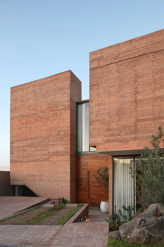 Juriquilla Evi: Meksika’nın Çağdaş Patio Kültürü
