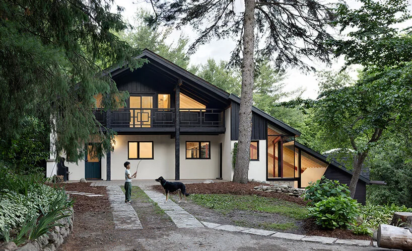 Eğimle Dans Eden Ev: Belfountain House'ta Doğayla İşbirliği