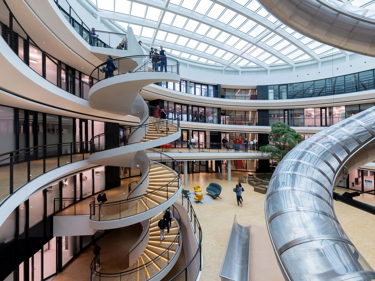 Kaydırakla Öğrenme: Tschumi’den Bilim Merkezi