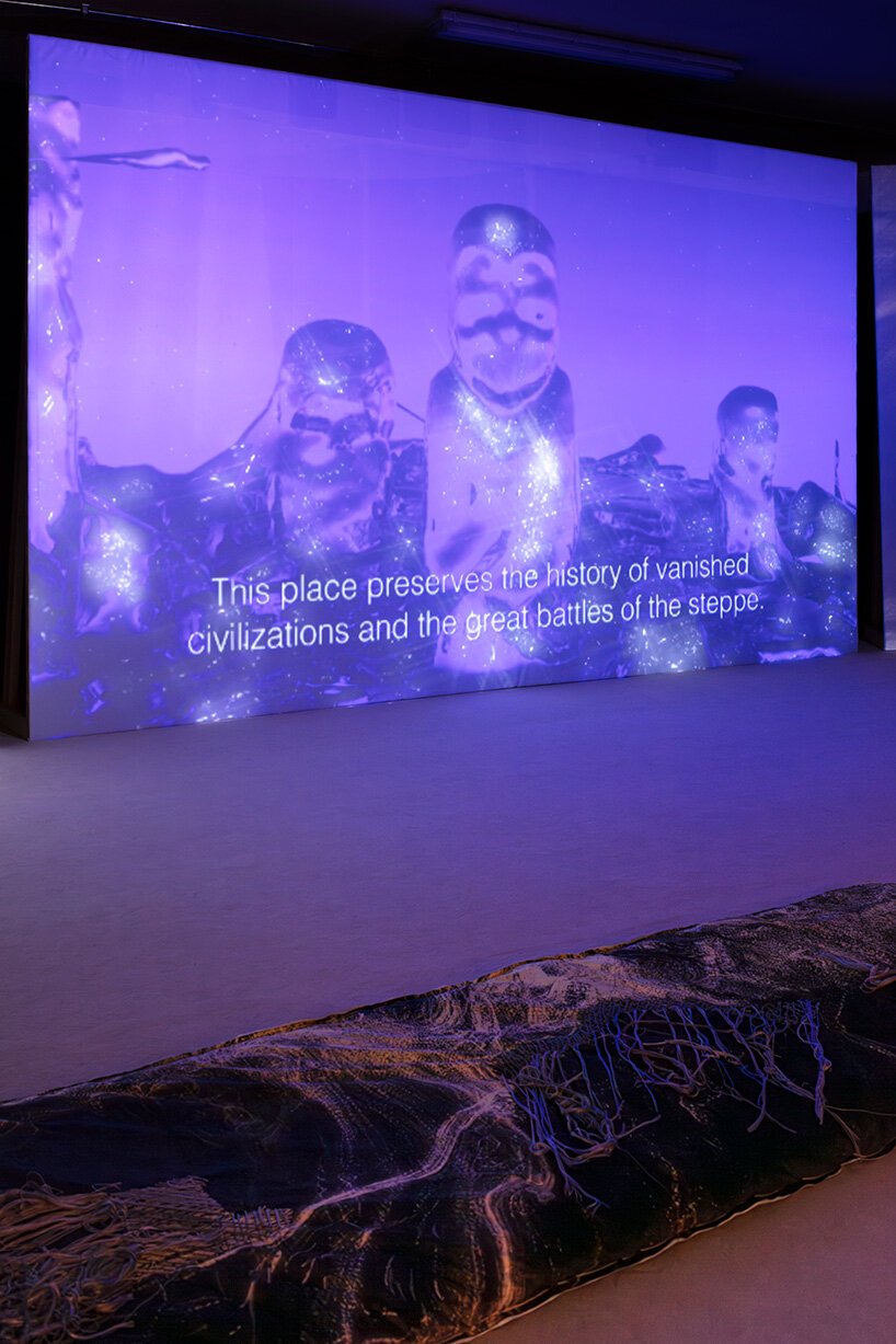 Bienal'de Sessizliğin Yankısı: Kazakistan'ın Qoñyr Pavyonu