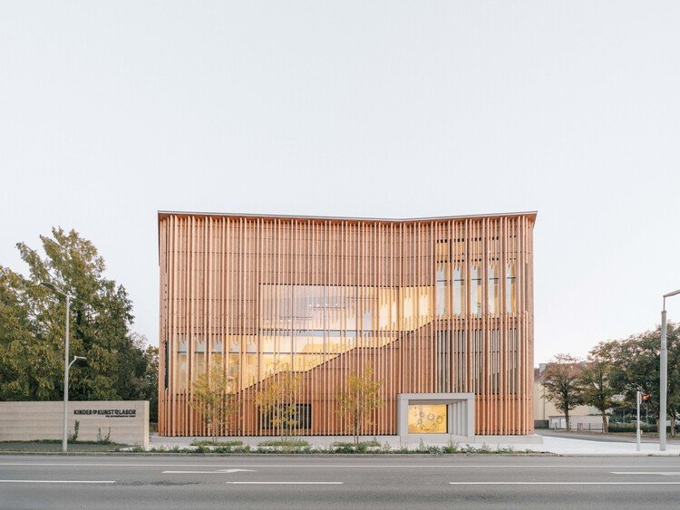 Form Us With Love: Fuar Anlayışını Değiştiren 'Testing Grounds'