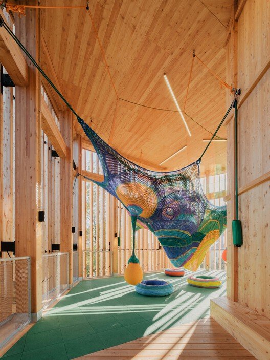 KinderKunstLabor: Çocukların Hayal Gücünü Ateşleyen Bir Sanat Deneyimi
