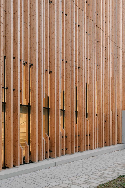 KinderKunstLabor: Çocukların Hayal Gücünü Ateşleyen Bir Sanat Deneyimi