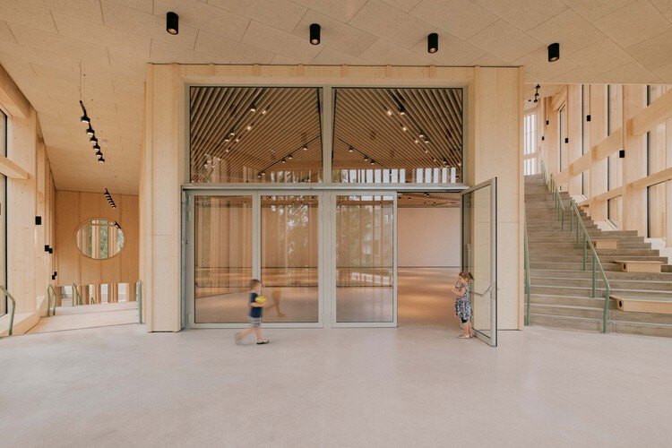 KinderKunstLabor: Çocukların Hayal Gücünü Ateşleyen Bir Sanat Deneyimi