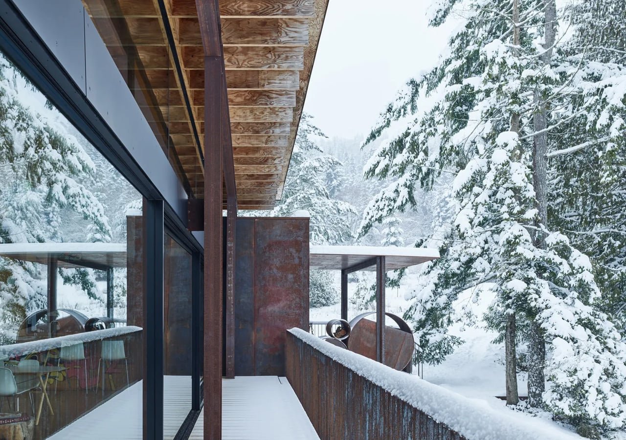 Kütük ve Camın Adası: Salt Spring'de Olson Kundig'den Bir Şaheser