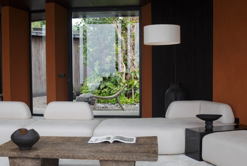 Lombok'un Saklı Cenneti: House Kala'nın Dairesel ve Toprak Tonları