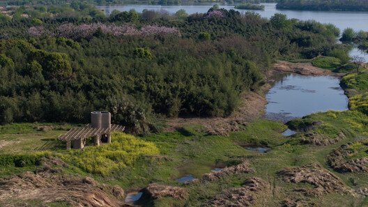 Studio 10 ve Longyou: Antik Mağaralarla Doğa Arasında Bir Köprü