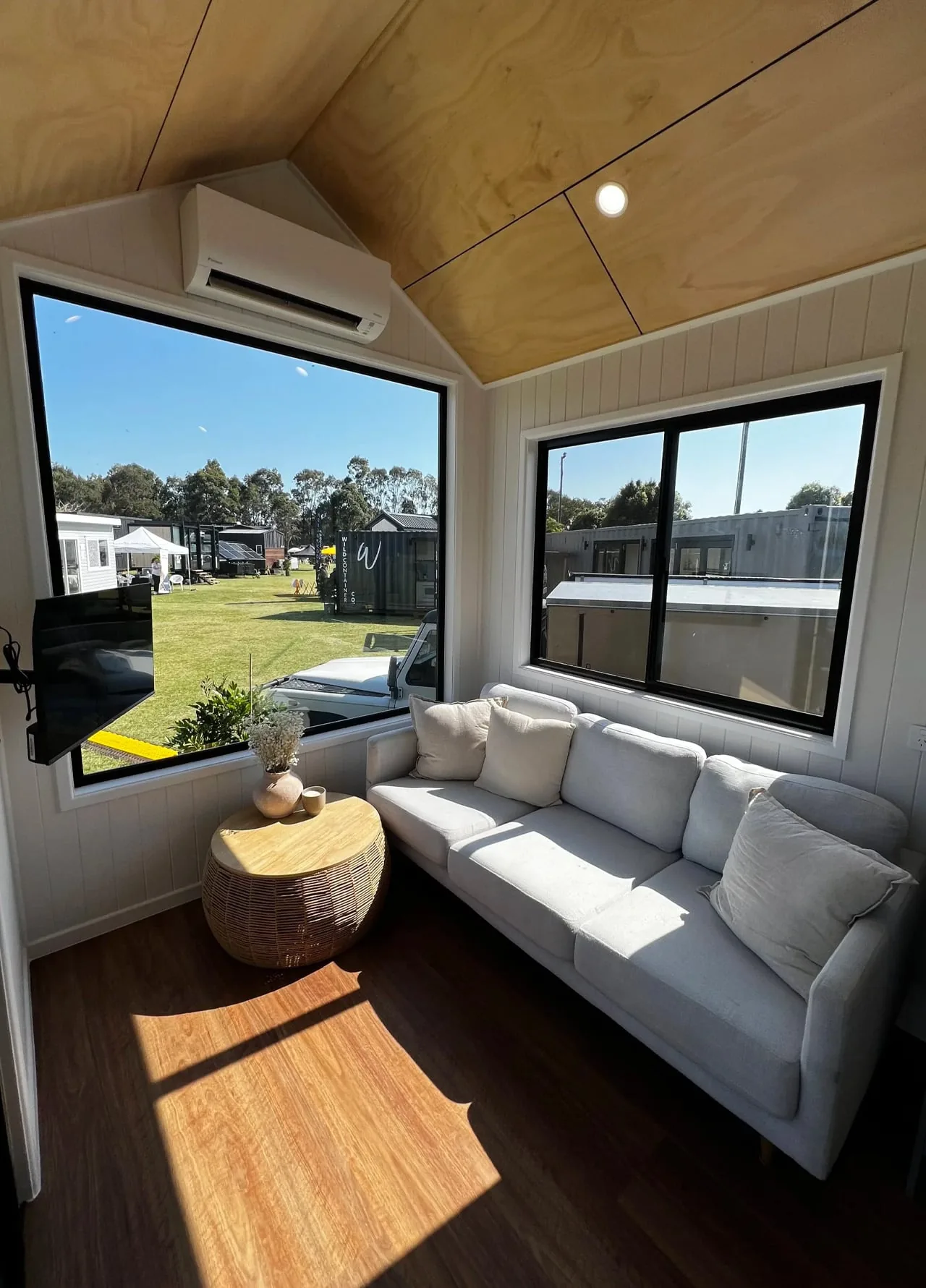 Merdiven Yok, Kattan Vazgeç Yok: Bu Tiny House Tüm Kuralları Yıkıyor