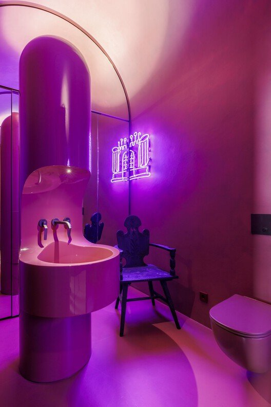 MOM Apartmanı: Berlin'in Tarihi Dokusunda Modern Bir Dans