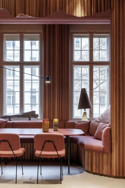 MOM Apartmanı: Berlin'in Tarihi Dokusunda Modern Bir Dans