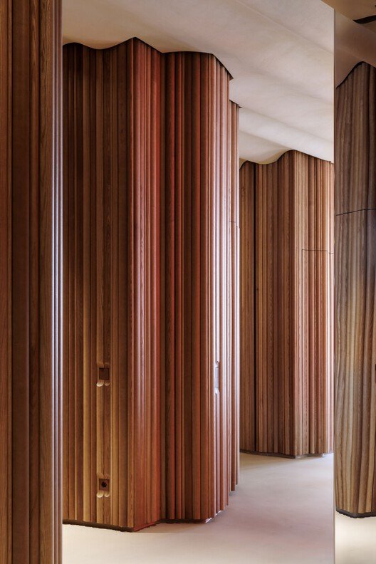 MOM Apartmanı: Berlin'in Tarihi Dokusunda Modern Bir Dans