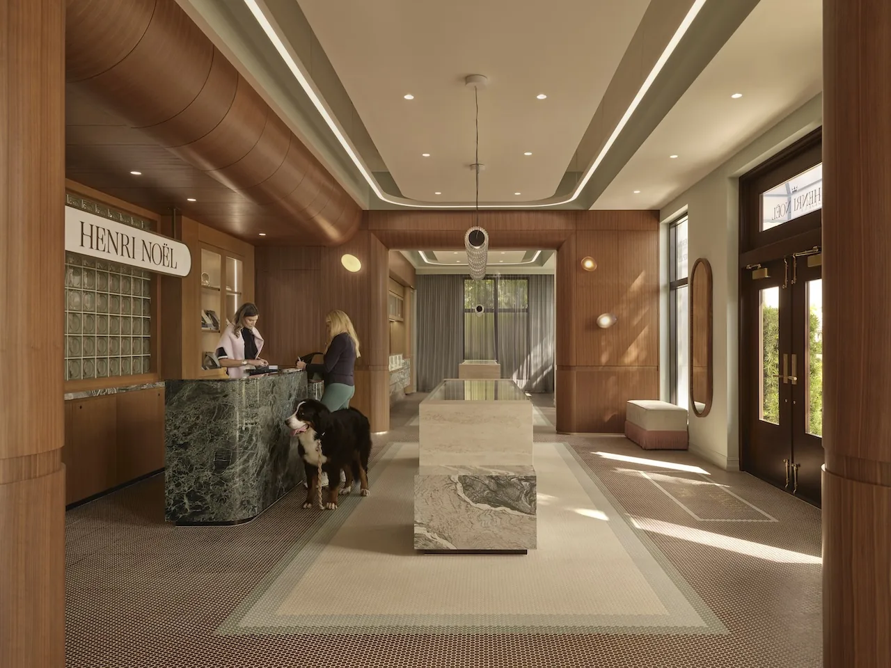 Mücevher Butiğinde Duygusal Zeka: Henri Noël Flagship