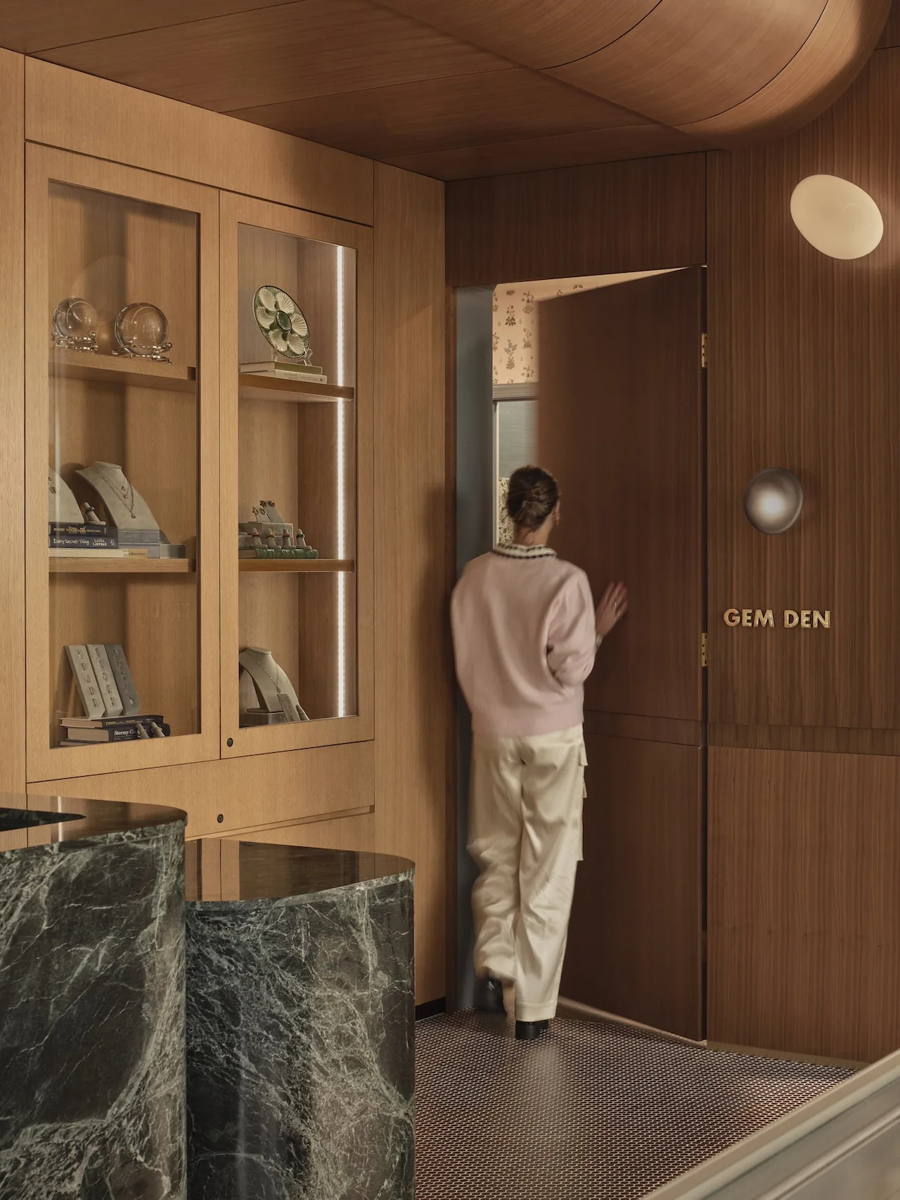 Mücevher Butiğinde Duygusal Zeka: Henri Noël Flagship