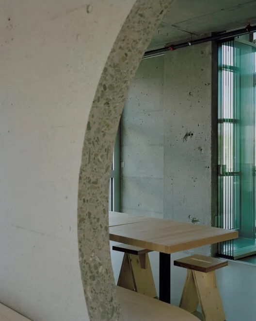 Merkezi Duvarın Gücü: Noue Studio’dan Eleventhfloor