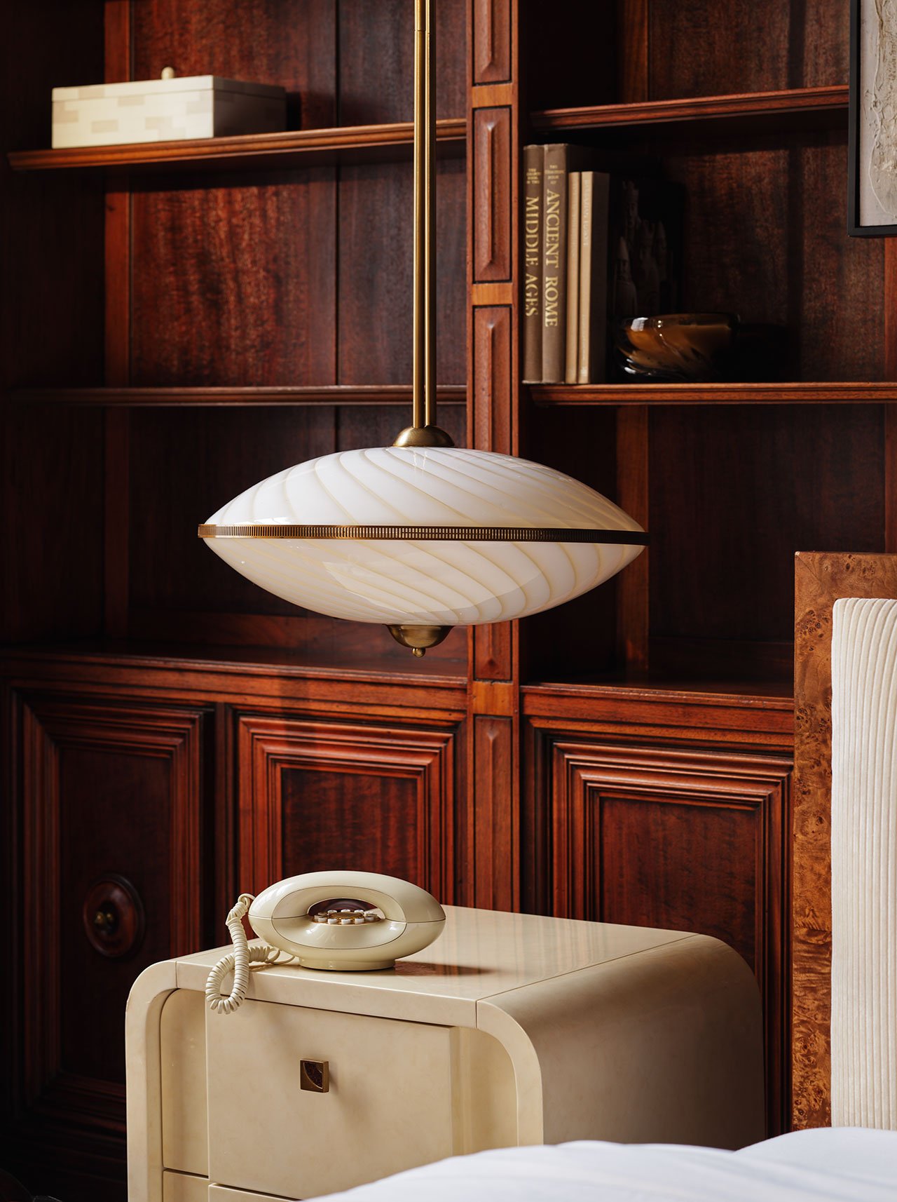 Eviniz Bir Sinema Sahnesi: Harrier & Howell'dan Crate & Barrel Koleksiyonu