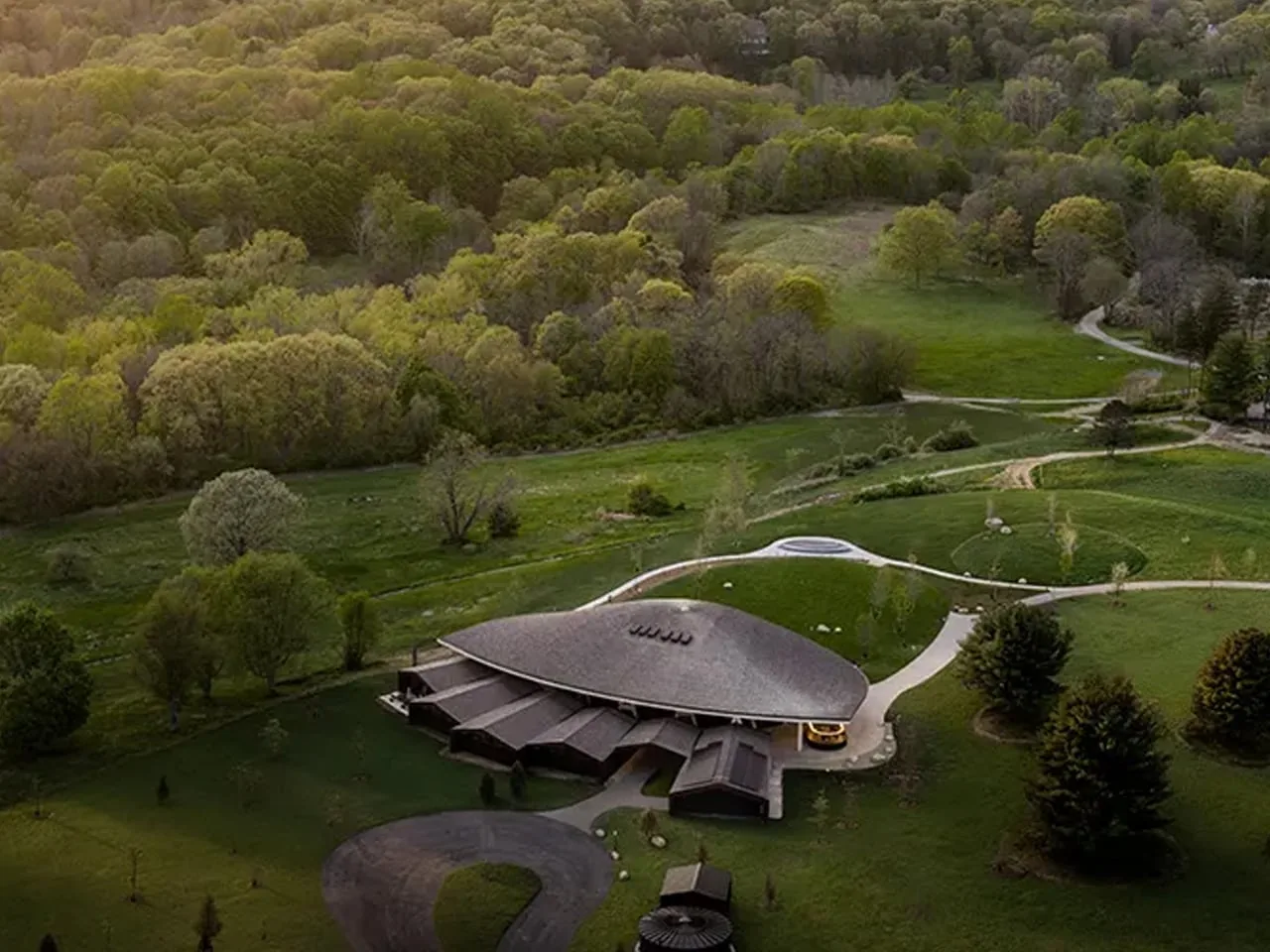 Manzarayla Bütünleşen Tiyatro: Studio Gang'dan Hudson Valley'e Yeni Bir Sahne