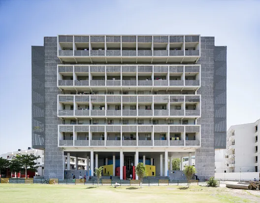 Sömürge Sonrası Kampüsler: Modernizmin Laboratuvarı