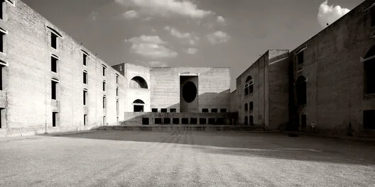 Sömürge Sonrası Kampüsler: Modernizmin Laboratuvarı