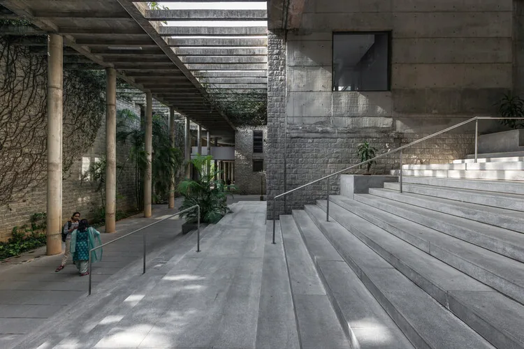 Sömürge Sonrası Kampüsler: Modernizmin Laboratuvarı