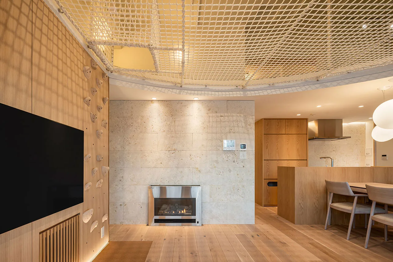 Tokyo’nun Dar Arsasında Yükselen Zarif Çözüm: Clerestory Garden