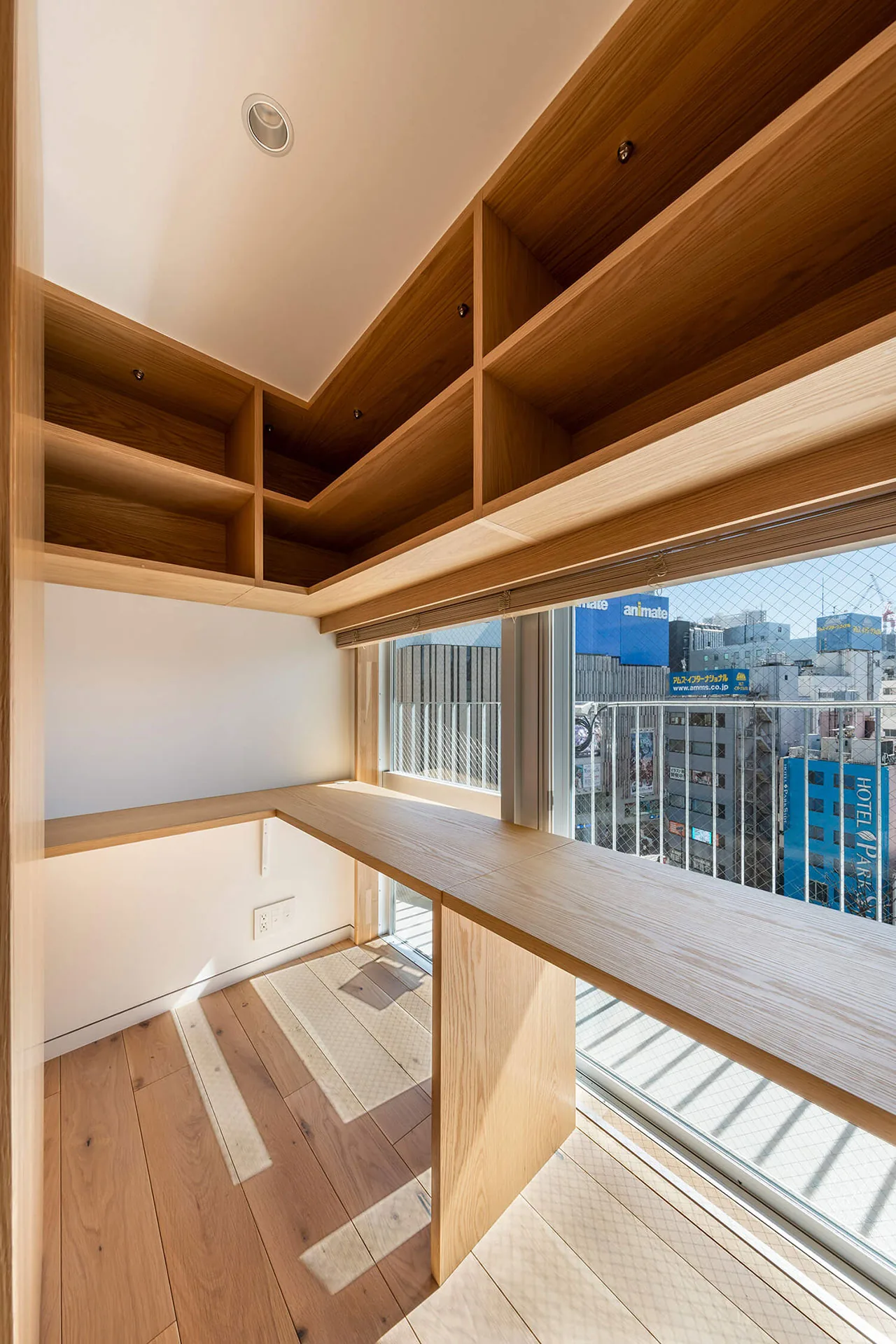 Tokyo’nun Dar Arsasında Yükselen Zarif Çözüm: Clerestory Garden