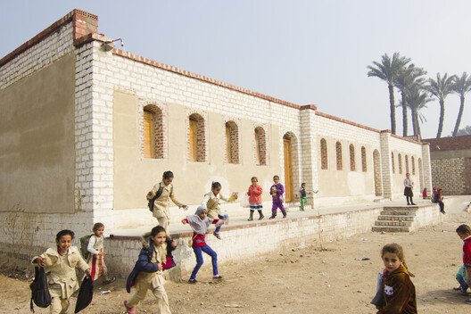 Toprak Bir Nostalji Değil: Geleceğin Mimarlığı Topraktan Yükseliyor