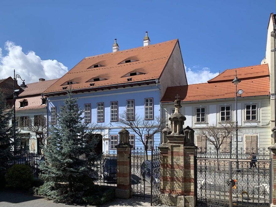 Sibiu'nun Gözleri: Transilvanya Evlerinin İşlevden Estetiğe Yükselişi