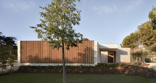 La Cañada Evi: Valencia'da Doğanın Kucağında Çağdaş Bir Fısıltı