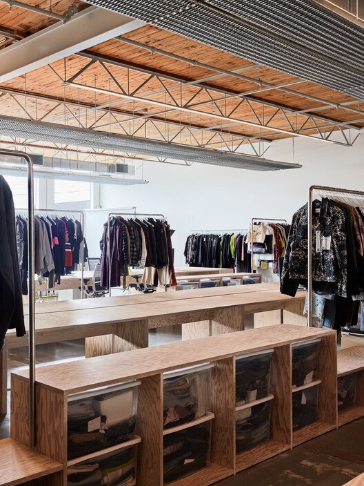 Denimin Yükselişi: Purple Brand Stüdyosu Vancouver'ın Kalbinde