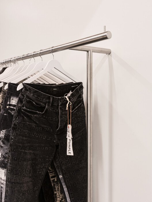 Denimin Yükselişi: Purple Brand Stüdyosu Vancouver'ın Kalbinde