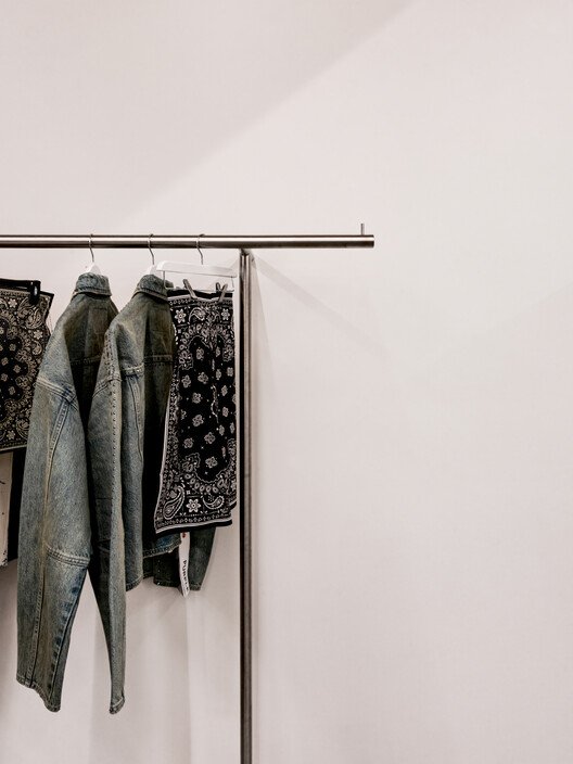 Denimin Yükselişi: Purple Brand Stüdyosu Vancouver'ın Kalbinde