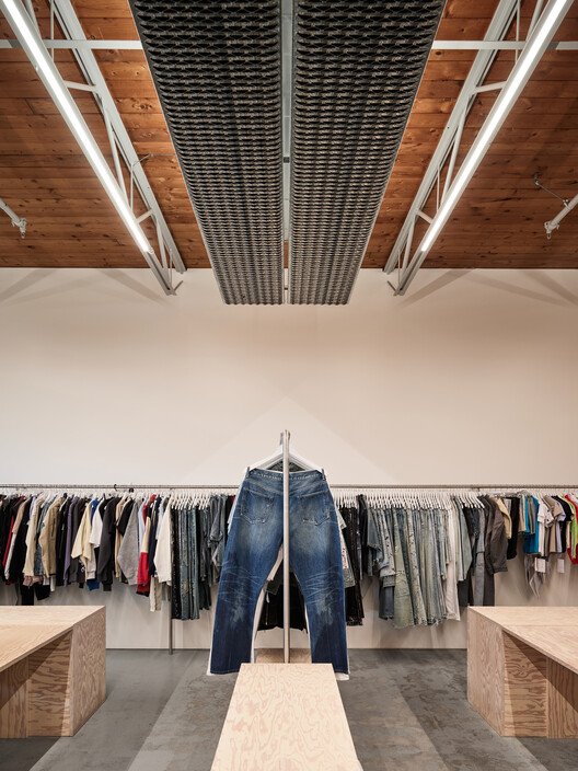 Denimin Yükselişi: Purple Brand Stüdyosu Vancouver'ın Kalbinde