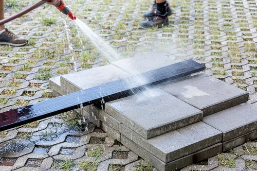 Yakisugi Tekniğiyle Modern Pavyon: Rijeka'da Siyah Düşünce