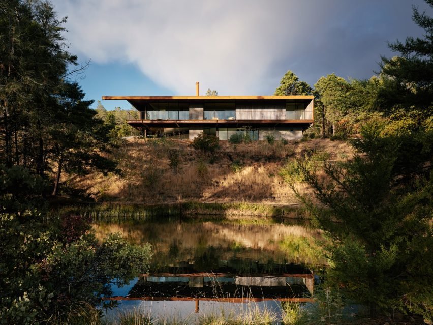 Küllerinden Doğan Ev: Faulkner Architects'ten Yangına Dirençli Pine Flat