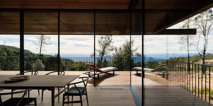 Küllerinden Doğan Ev: Faulkner Architects'ten Yangına Dirençli Pine Flat