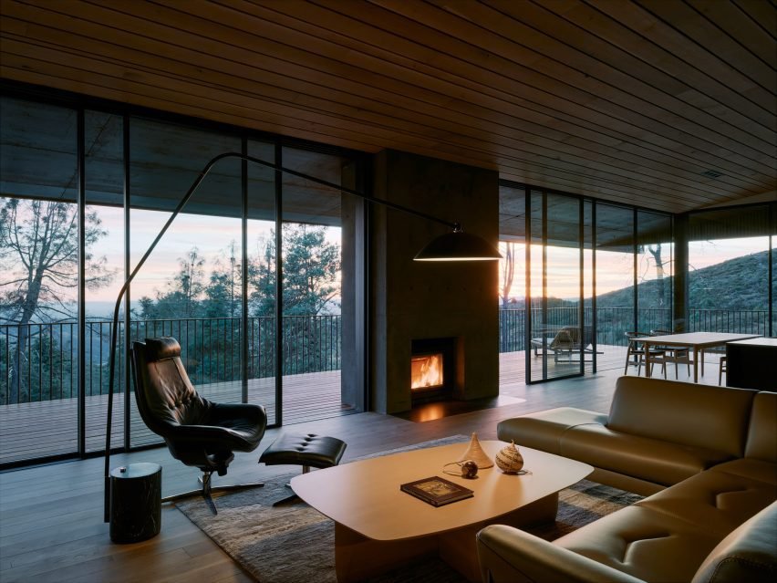 Küllerinden Doğan Ev: Faulkner Architects'ten Yangına Dirençli Pine Flat
