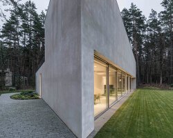 Yaw House: Polonya Dağlarında Araziyle Dans Eden Bir Mimari Şaheser