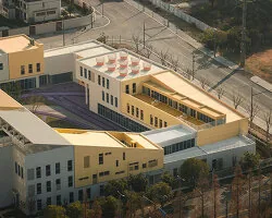Zeytinlikte Sarı Bir Oyun Rotası: İran'da Modüler Tasarım