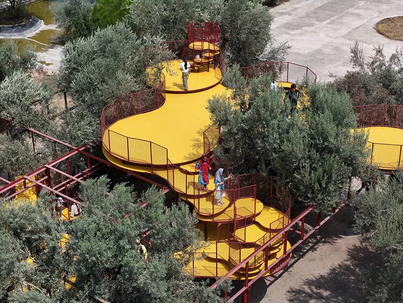 Zeytinlikte Sarı Bir Oyun Rotası: İran'da Modüler Tasarım