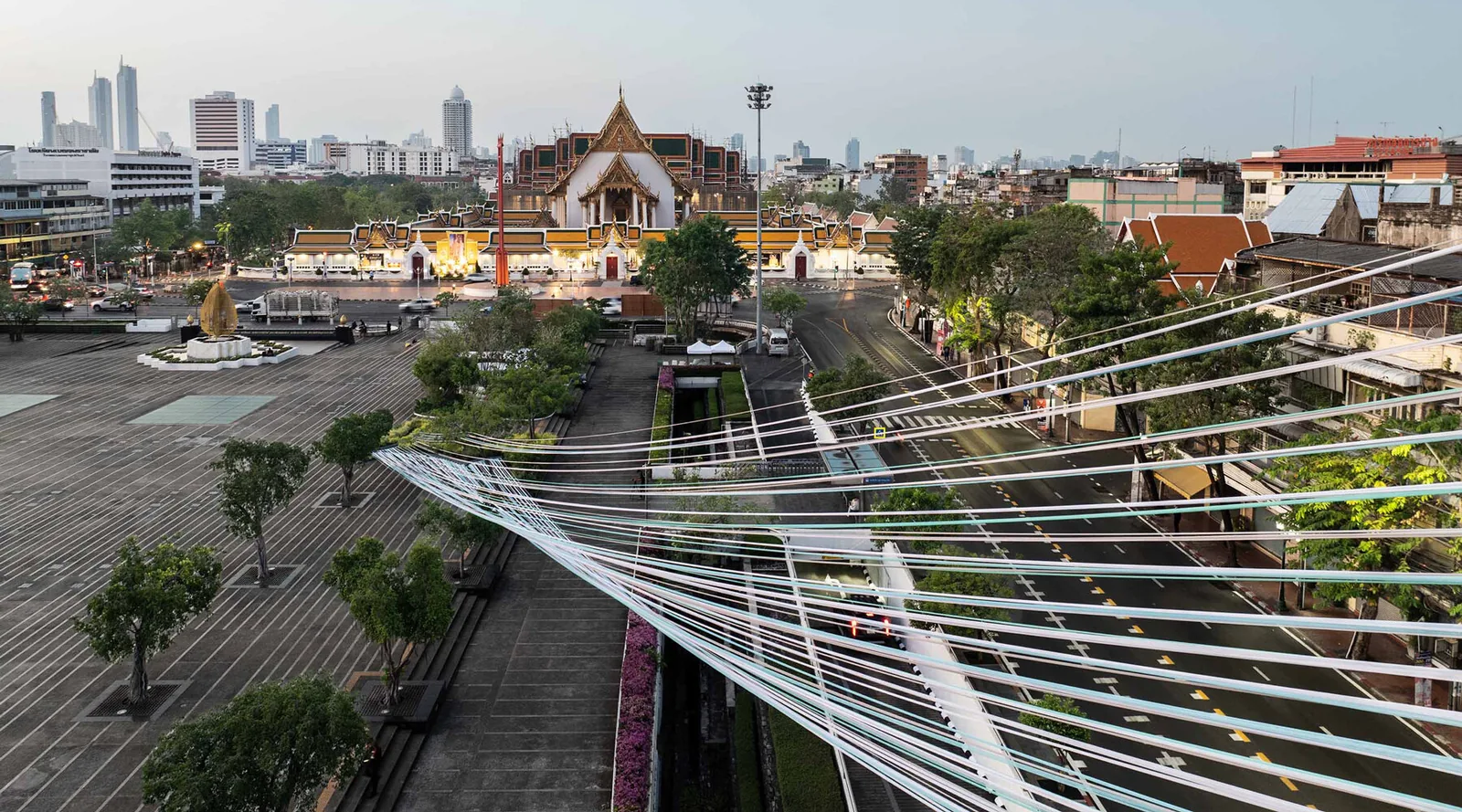 Bangkok'un Sokak Lambalarına Kumaş Kanopi: High Line Bangkok