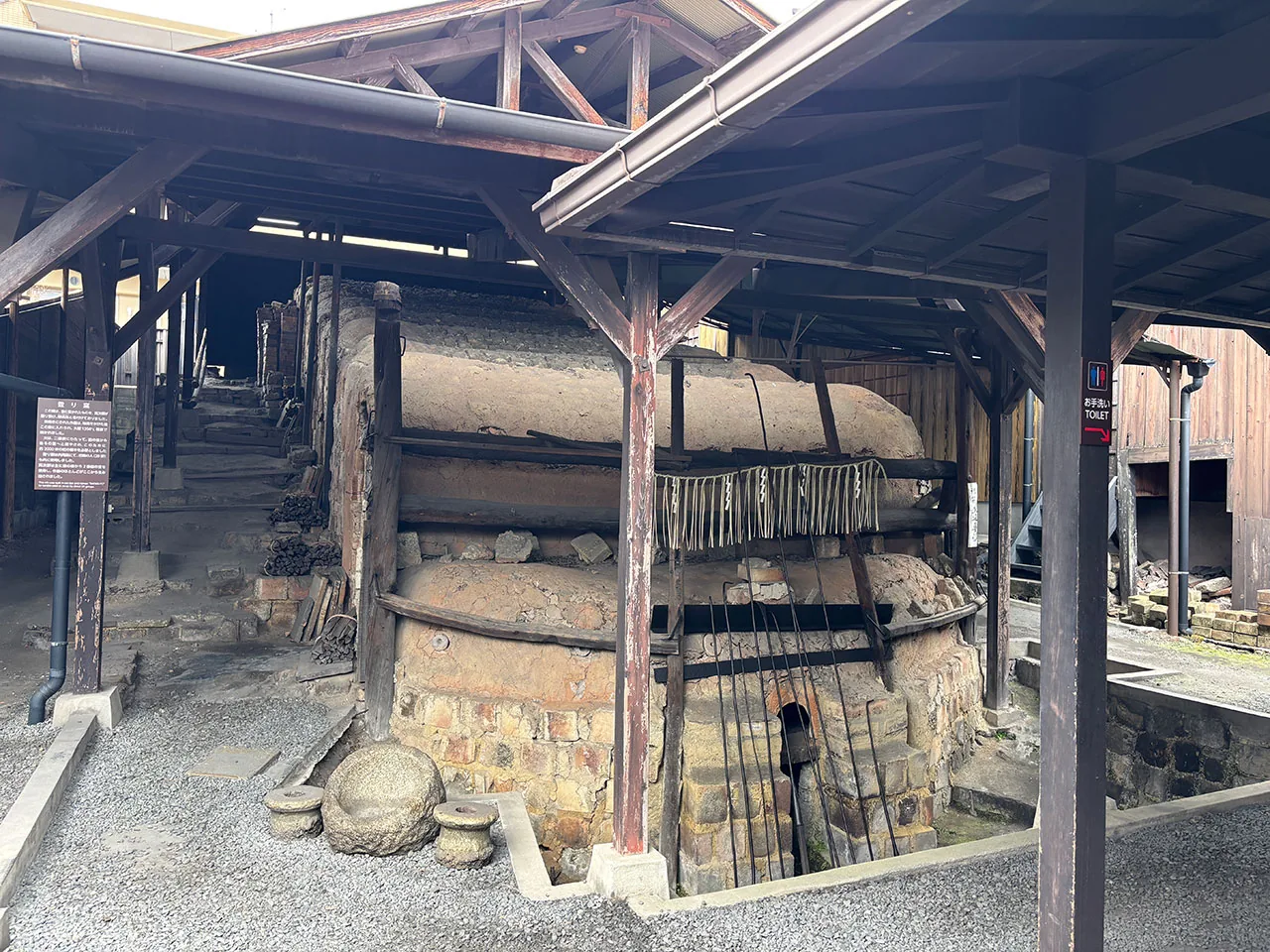Kawai Kanjiro ve Mingei: Japon Çömlekçiliğinde Gerçek Güzellik