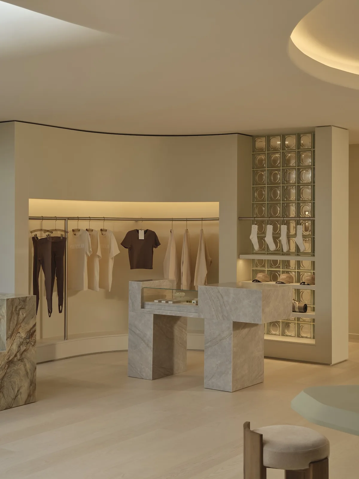 Wellness Uzay Gemisi: Solis East'te Tasarım ve Işık Dansı
