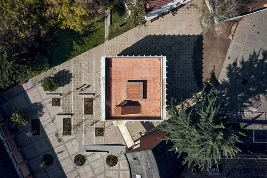 Tabancura Okulu Kütüphane Pavyonu: Minimalist Bir Eğitim Yapısı