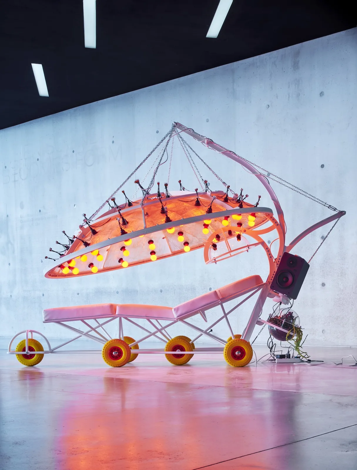 TAKK, MAXXI'de Pembe Tüylü Bir Başkaldırıyla Karşımızda