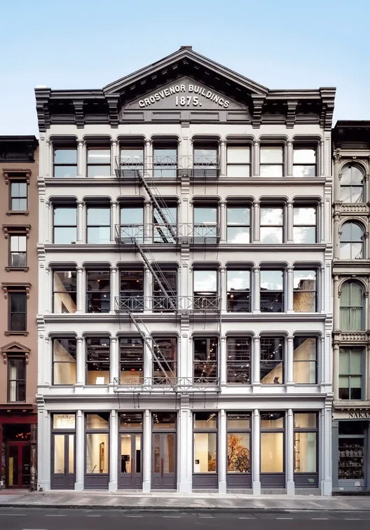 Tarihi Bir Yapıda Modern Galeri: Marian Goodman Gallery New York