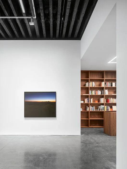 Tarihi Bir Yapıda Modern Galeri: Marian Goodman Gallery New York