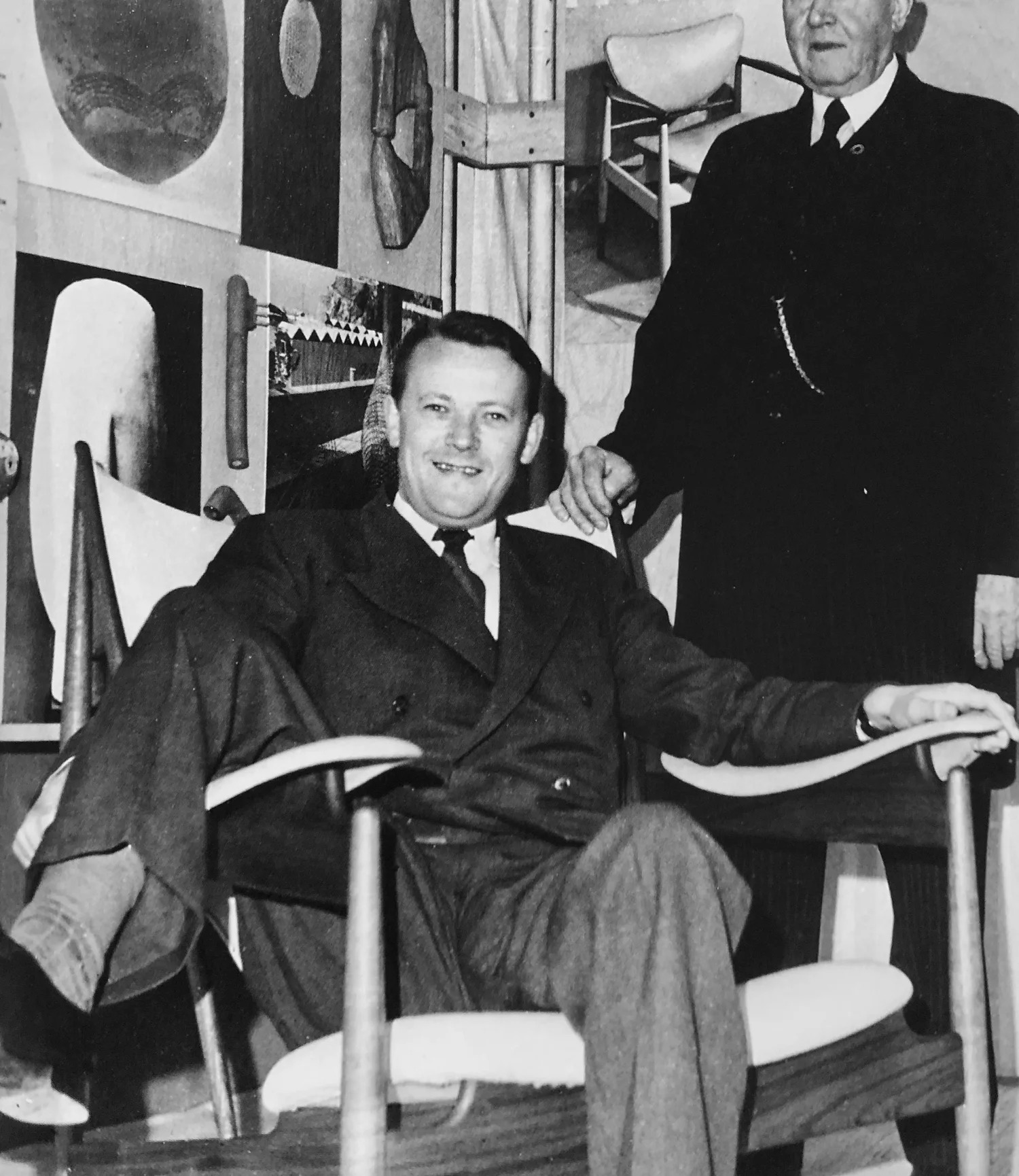 Finn Juhl'un heykelsi Chieftain Chair tasarımı, organik formlar