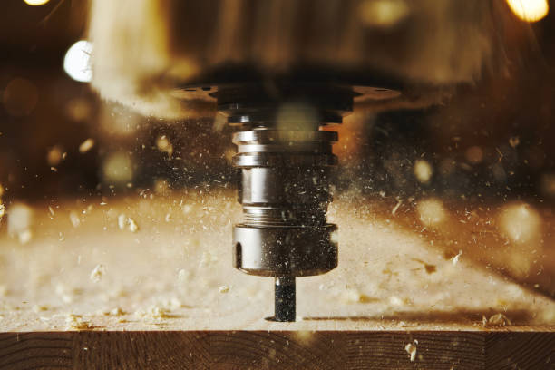 Hassas CNC makinesi ahşap kesimi sırasında, talaş detayları