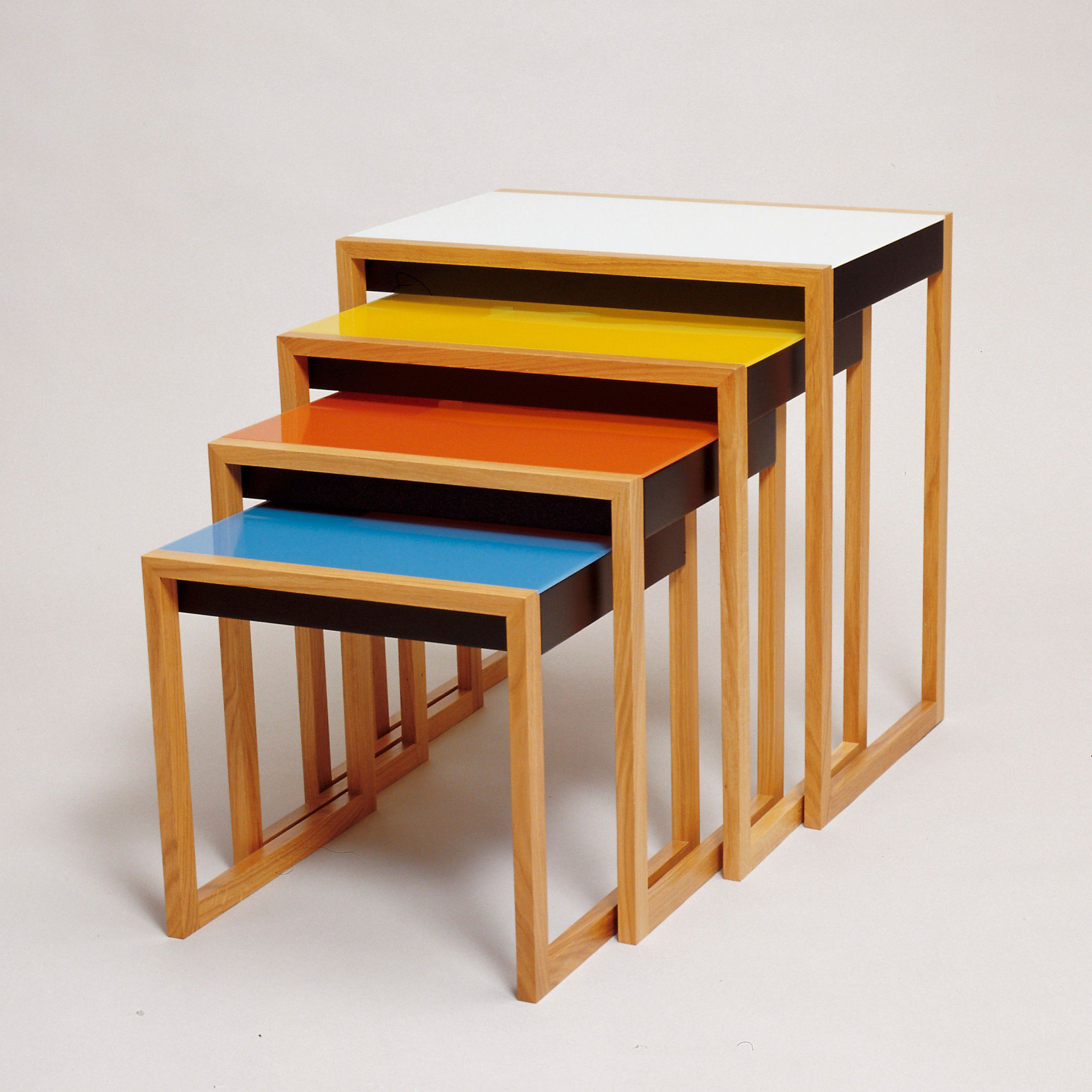 Yerleştirilebilir Masalar (Nesting Tables): Josef Albers